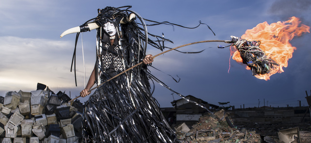 Vorschaubild zu: Worlds on Fire | Tom Bull | Fabrice Monteiro